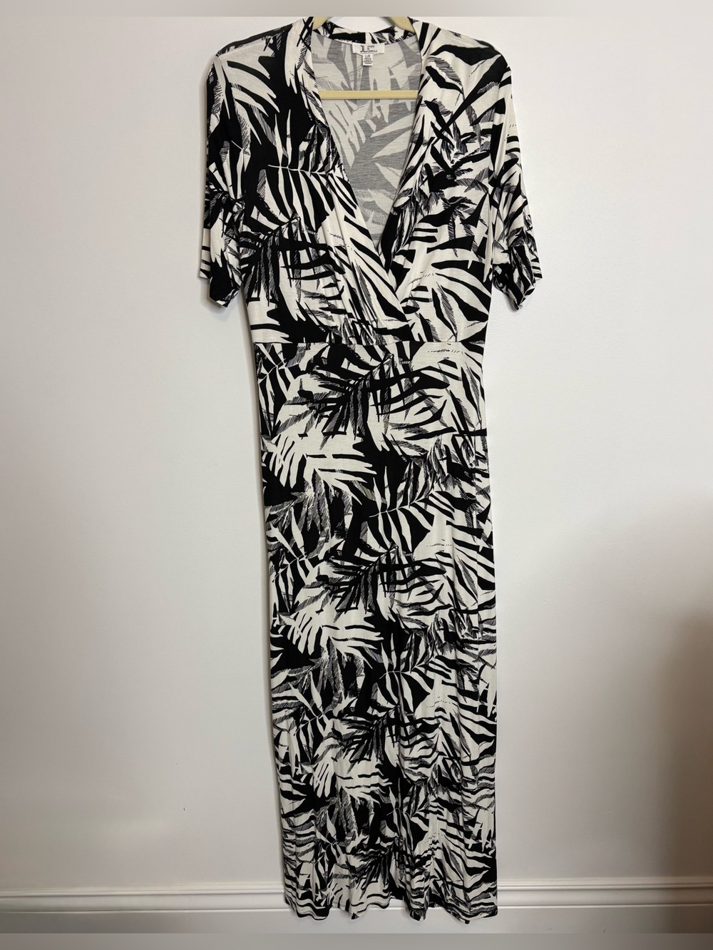 Jules & Leopold Black and White Palm-Print V-Neck Maxi Dress Size L